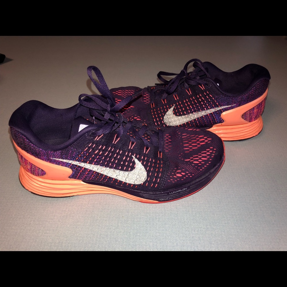 Nike women’s Flyknit 8.5